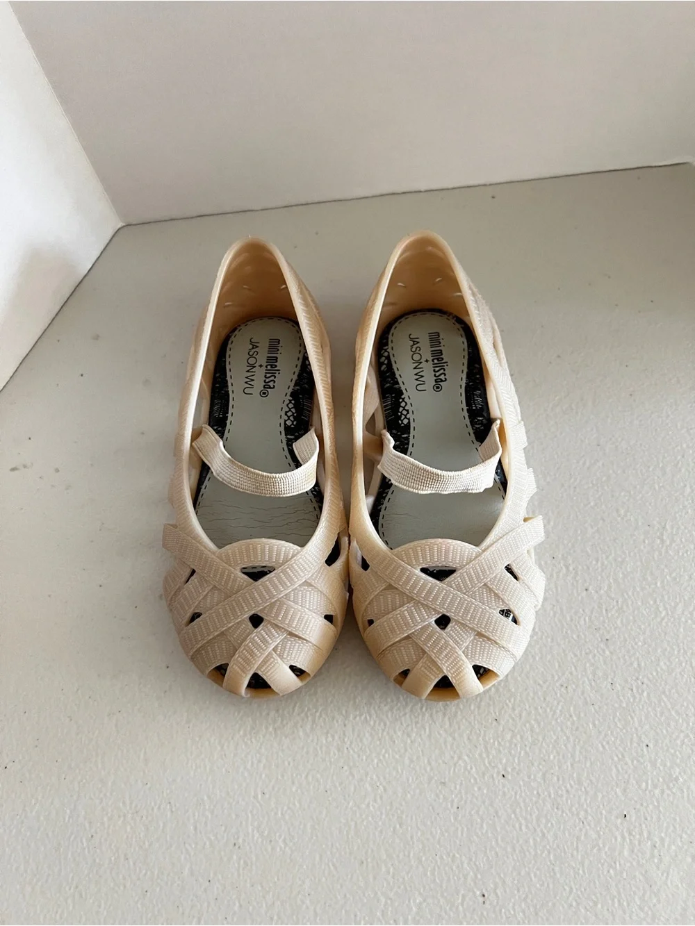Mini Melissa + Jason Wu girl's shoes sz 9 kids woven design elastic strap cream